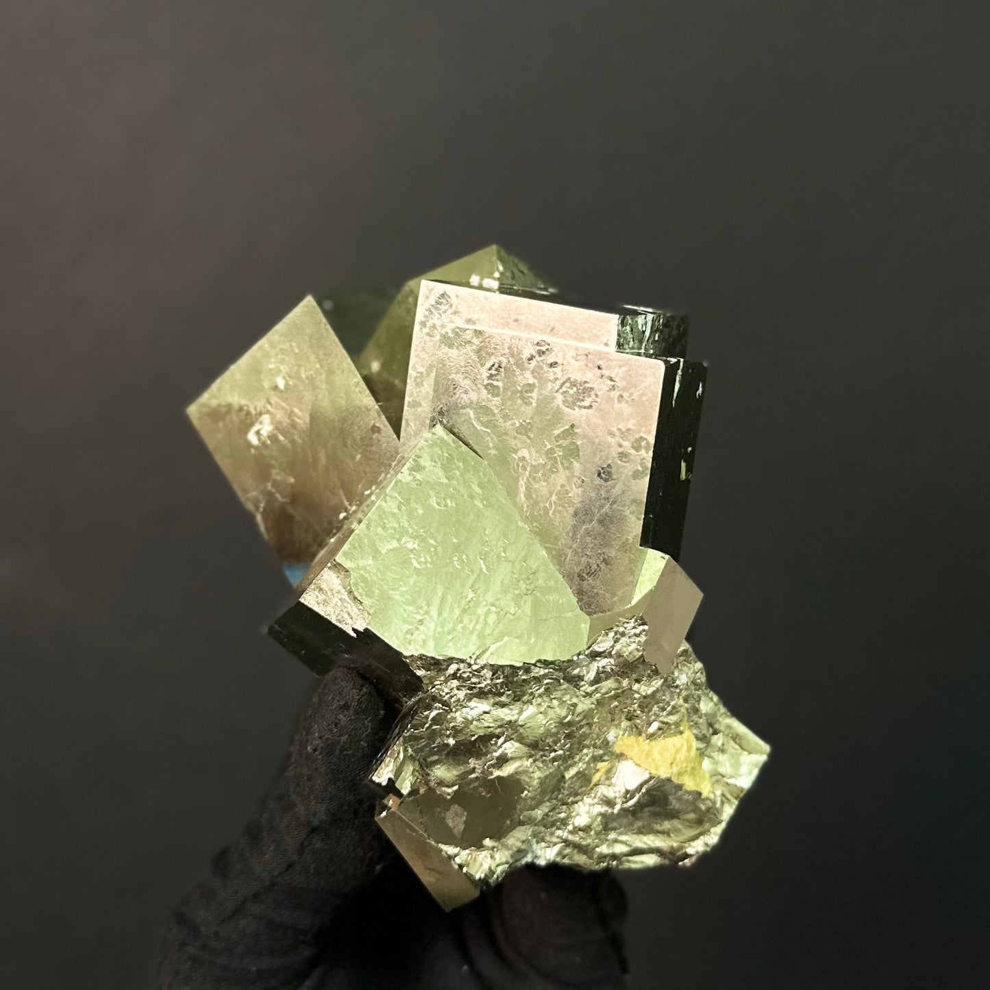 *Pyrite Intergrown from Mina Ampliación A Victoria Mine